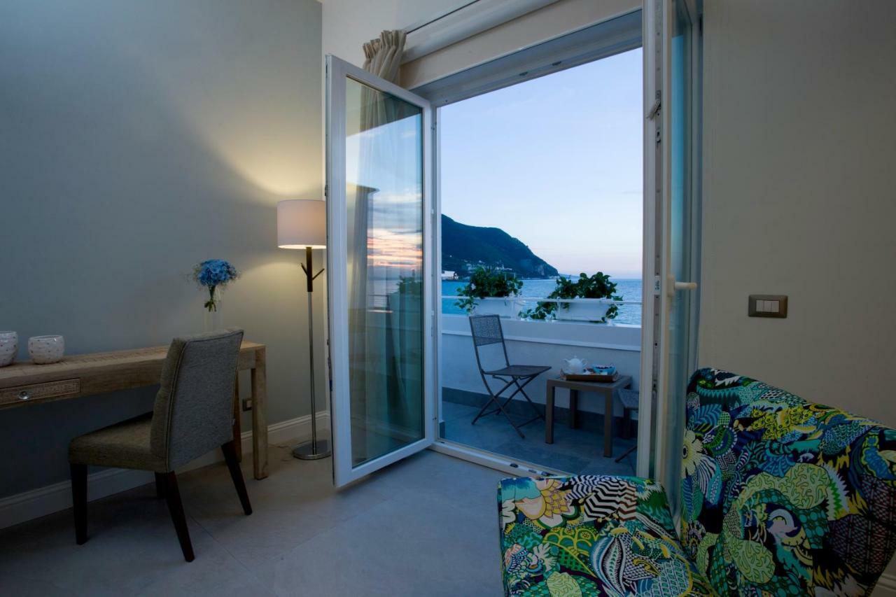 Bed and Breakfast La Chiaja Art&Relais Castellammare di Stabia Exterior foto